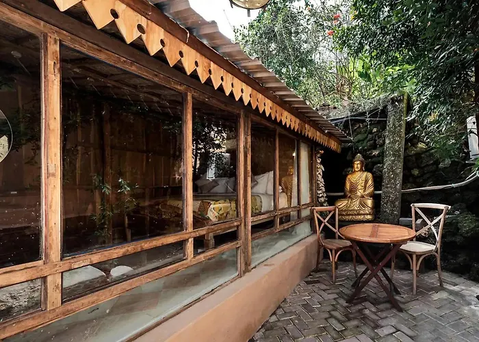 Figtree 2br Padang Padang Beach,